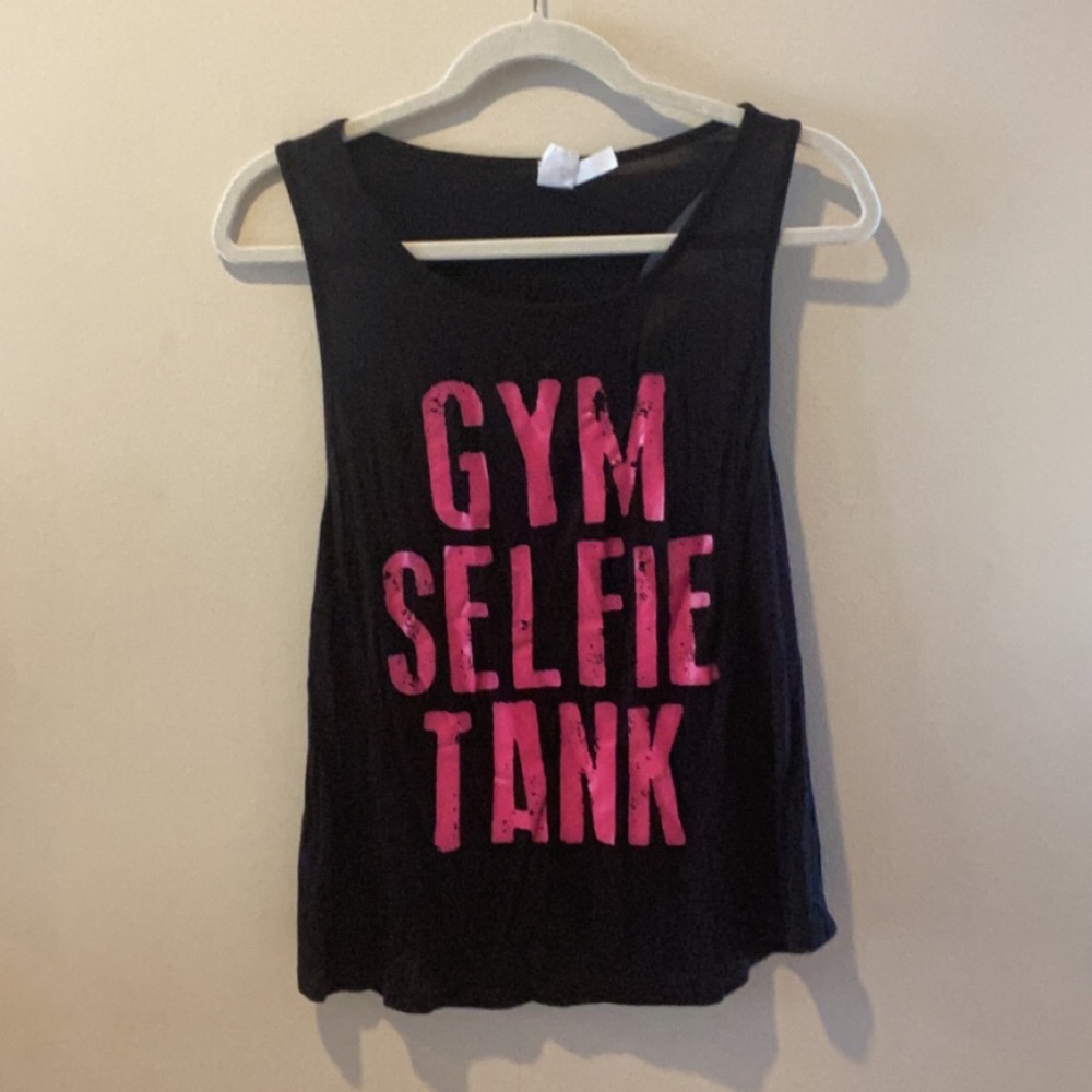 NEW Gym Sefie Tank!! Reverse Image